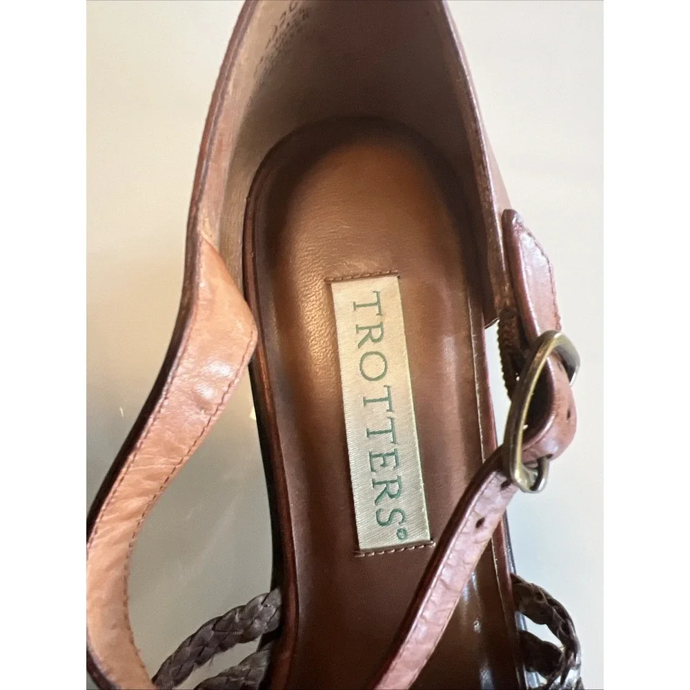 Trotters Woven Leather T-Strap Women' Shoes 8M Brown  Boho Preppy Ankle Strap